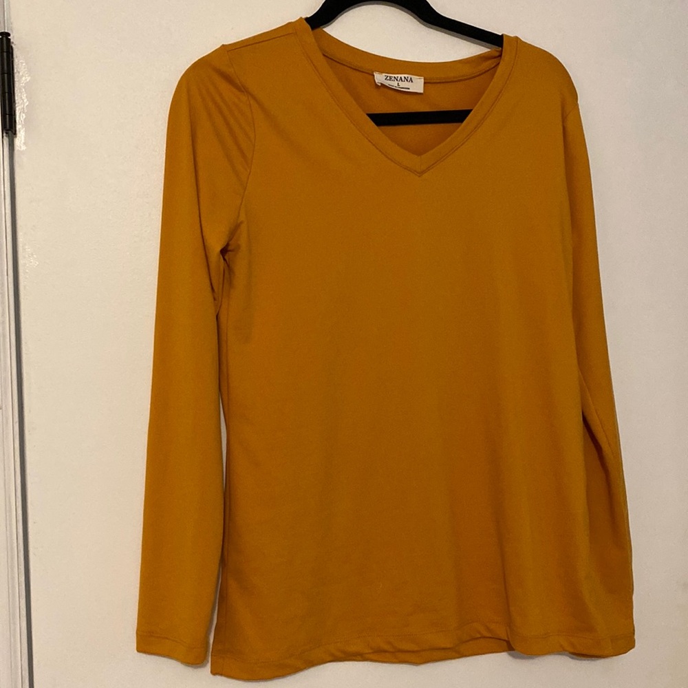 Mustard yellow long sleeve soft tshirt!
